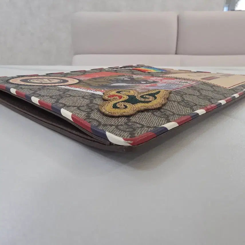 [BUNJANG] Gucci GG Supreme Courrier Patch Clutch Bag / 구찌 GG수프림 쿠리에 패치 클러치백 145431790