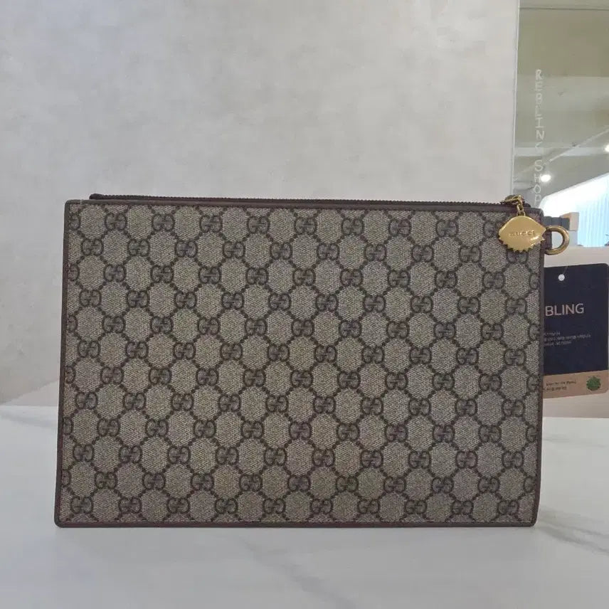 [BUNJANG] Gucci GG Supreme Courrier Patch Clutch Bag / 구찌 GG수프림 쿠리에 패치 클러치백 145431790