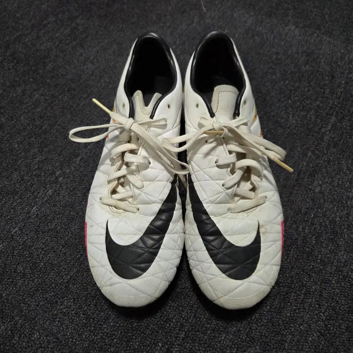 [BUNJANG] Nike Hypervenom Finish Soccer Cleats / 나이키 하이퍼베놈 피니쉬 축구화 250 26041720
