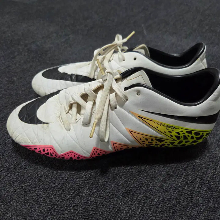 [BUNJANG] Nike Hypervenom Finish Soccer Cleats / 나이키 하이퍼베놈 피니쉬 축구화 250 26041720
