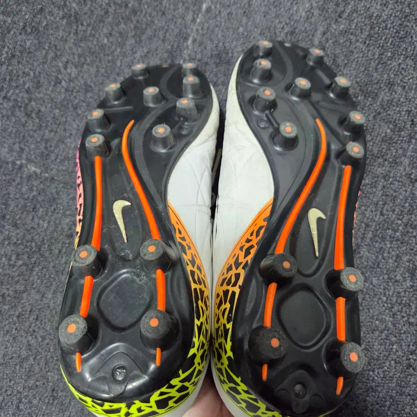 [BUNJANG] Nike Hypervenom Finish Soccer Cleats / 나이키 하이퍼베놈 피니쉬 축구화 250 26041720