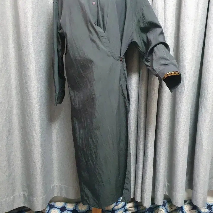 [SOLD OUT] 보웬 사각사각차콜 맥시원피스