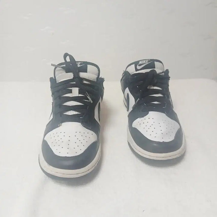 [SOLD OUT] (35) 나이키스니커즈 240mm