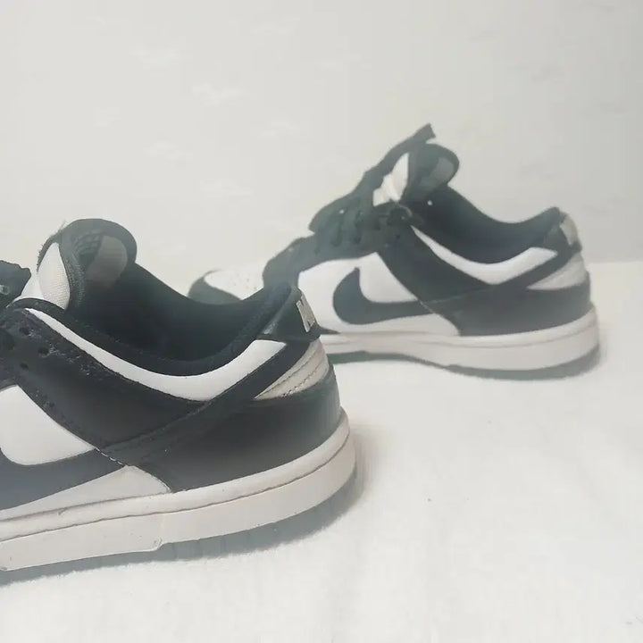 [SOLD OUT] (35) 나이키스니커즈 240mm