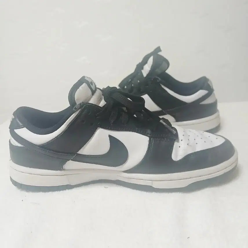 [SOLD OUT] (35) 나이키스니커즈 240mm