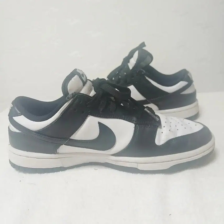 [SOLD OUT] (35) 나이키스니커즈 240mm