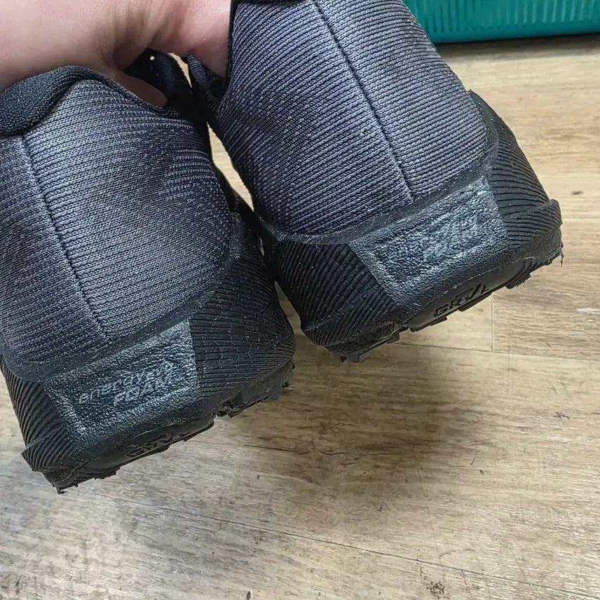 [BUNJANG] Salomon Gore-Tex Hiking Shoes / 살로몬 등산화 블랙 고어텍스 운동화