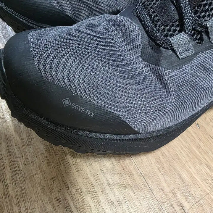 [BUNJANG] Salomon Gore-Tex Hiking Shoes / 살로몬 등산화 블랙 고어텍스 운동화