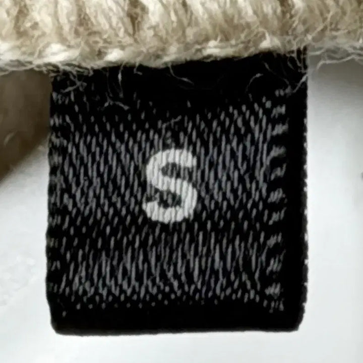 [BUNJANG] Ami Merino Wool Intarsia Knit Beige S / 아미 메리노울 인타르시아 니트 베이지 S