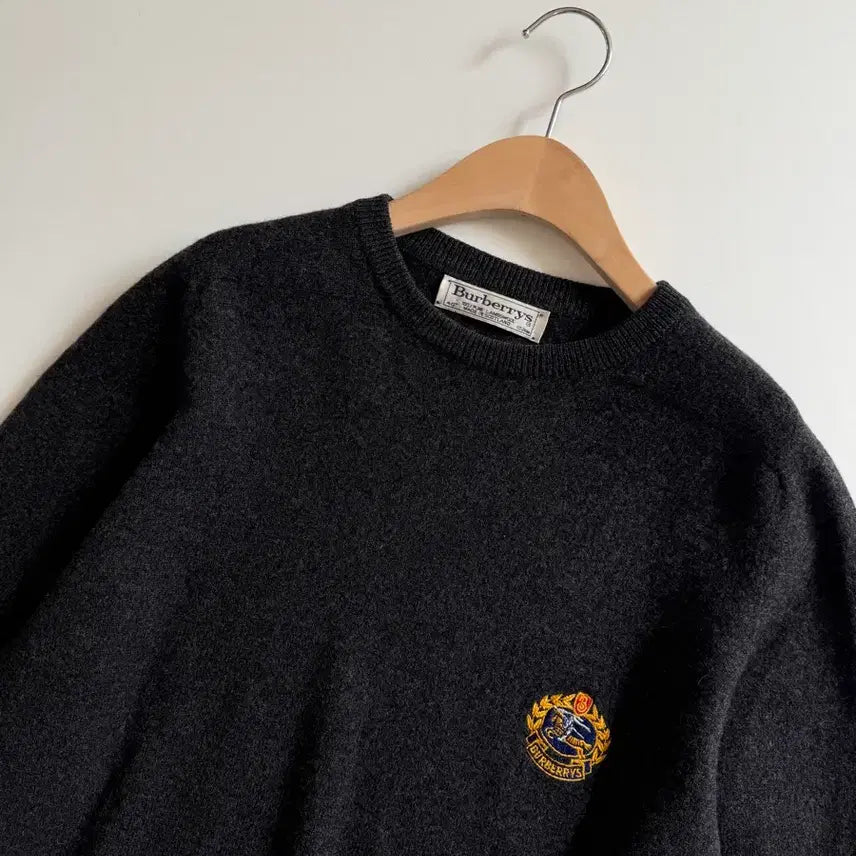 [SOLD OUT] Burberry 버버리 차콜컬러 크레스트로고 울 니트