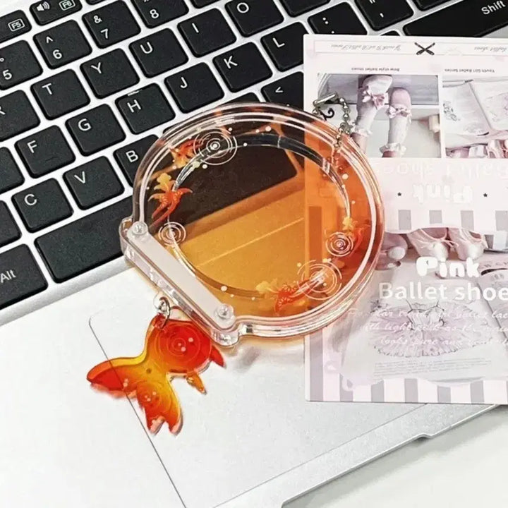 [BUNJANG] Orange Goldfish Acrylic Badge Holder / 오렌지 금붕어 아크릴 뱃지 보관함 (키링형)