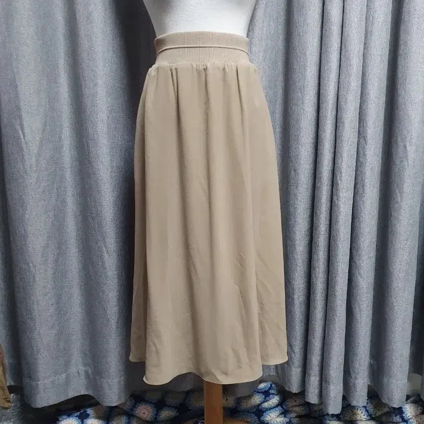 [BUNJANG] Beige Elastic Long Skirt / 베이지 밴딩 차르르 롱스커트