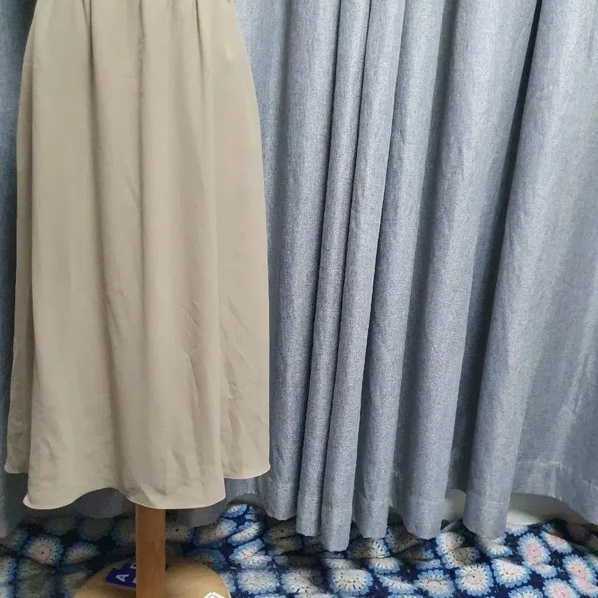 [BUNJANG] Beige Elastic Long Skirt / 베이지 밴딩 차르르 롱스커트