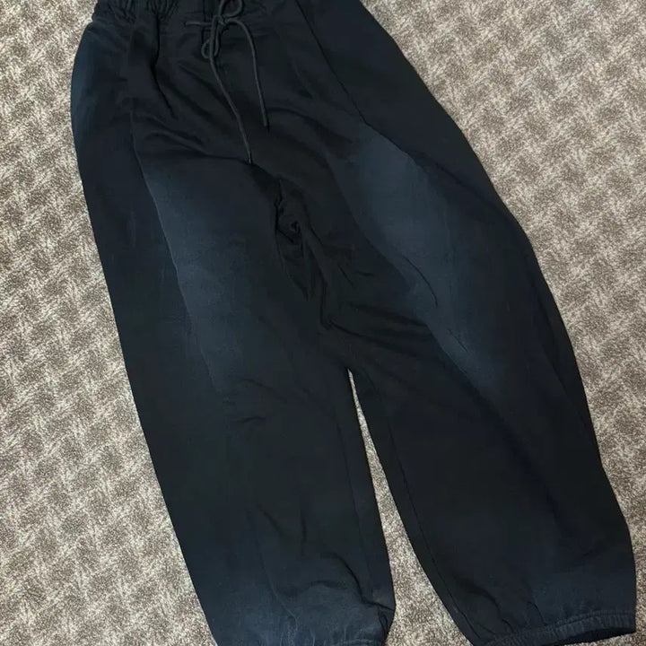 [BUNJANG] LCDC Washed Spray Sweat Pants / LCDC 워시드 스프레이 스웻 팬츠