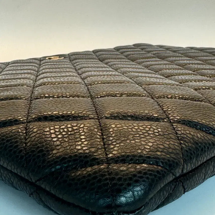 [SOLD OUT] 샤넬 클래식 캐비어 클러치 금장 라지 정품 상태좋음
