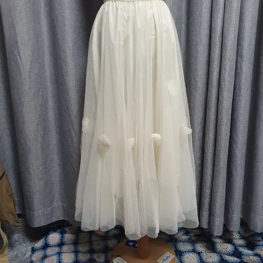 [SOLD OUT] 입체플라워 밴딩 롱스커트