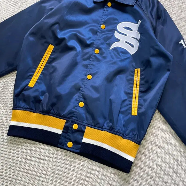 [BUNJANG] Descente Baseball Team Logo Coach Jacket / 9~00s 데상트 베이스볼 팀 로고 스냅버튼 코치 자켓