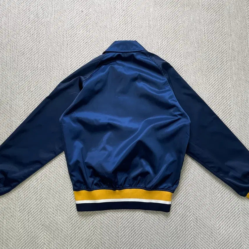 [BUNJANG] Descente Baseball Team Logo Coach Jacket / 9~00s 데상트 베이스볼 팀 로고 스냅버튼 코치 자켓