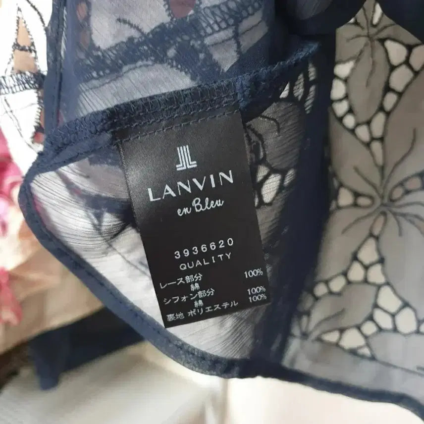 [BUNJANG] LANVIN Cotton Flower Guipure Lace Crop Top Blouse / LANVIN 랑방 플라워 기퓌르레이스 시어코튼 크롭 블라우스 한섬
