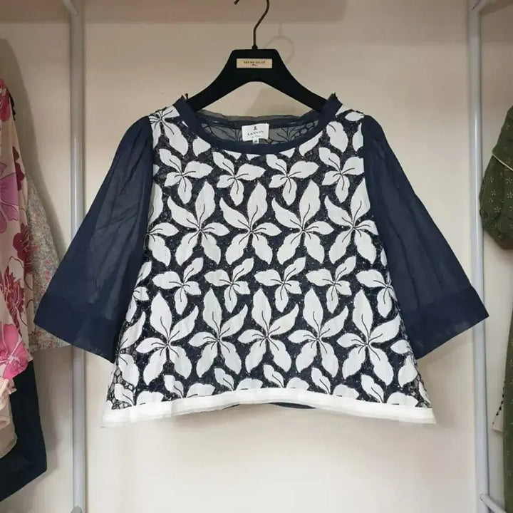 [BUNJANG] LANVIN Cotton Flower Guipure Lace Crop Top Blouse / LANVIN 랑방 플라워 기퓌르레이스 시어코튼 크롭 블라우스 한섬