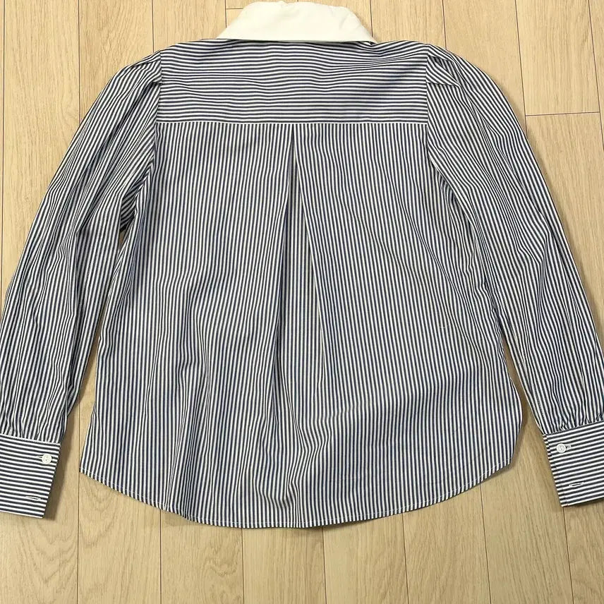[BUNJANG] Lookast Blue Claire Stripe Blouse / 룩캐스트 블루 클레어 스트라이프 블라우스