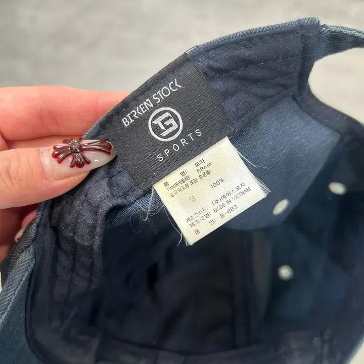 [SOLD OUT] 버켄스탁 십자가패치 빈티지 Y2K 그런지 데미지 데님 볼캡 모자