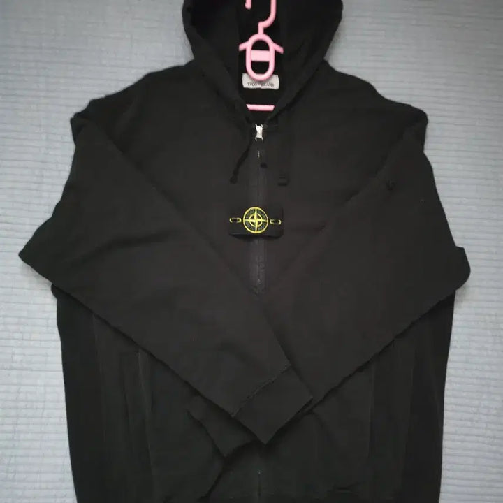 [SOLD OUT] (25FW/새상품급)스톤아일랜드 블랙  후드집업 XXL 급처