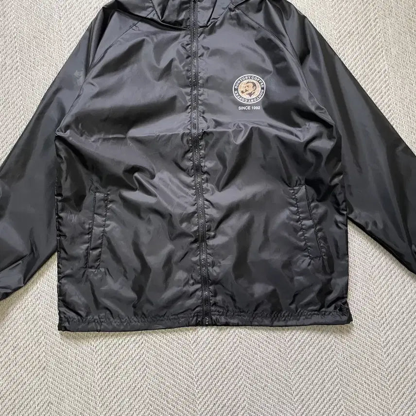 [BUNJANG] Suntory Boss x Descente Nylon Windbreaker / 산토리보스 x 데상트 나일론 바람막이