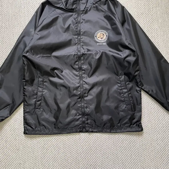 [BUNJANG] Suntory Boss x Descente Nylon Windbreaker / 산토리보스 x 데상트 나일론 바람막이