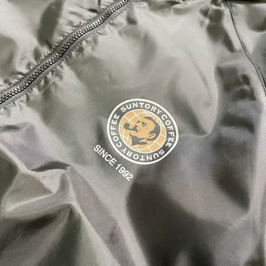 [BUNJANG] Suntory Boss x Descente Nylon Windbreaker / 산토리보스 x 데상트 나일론 바람막이