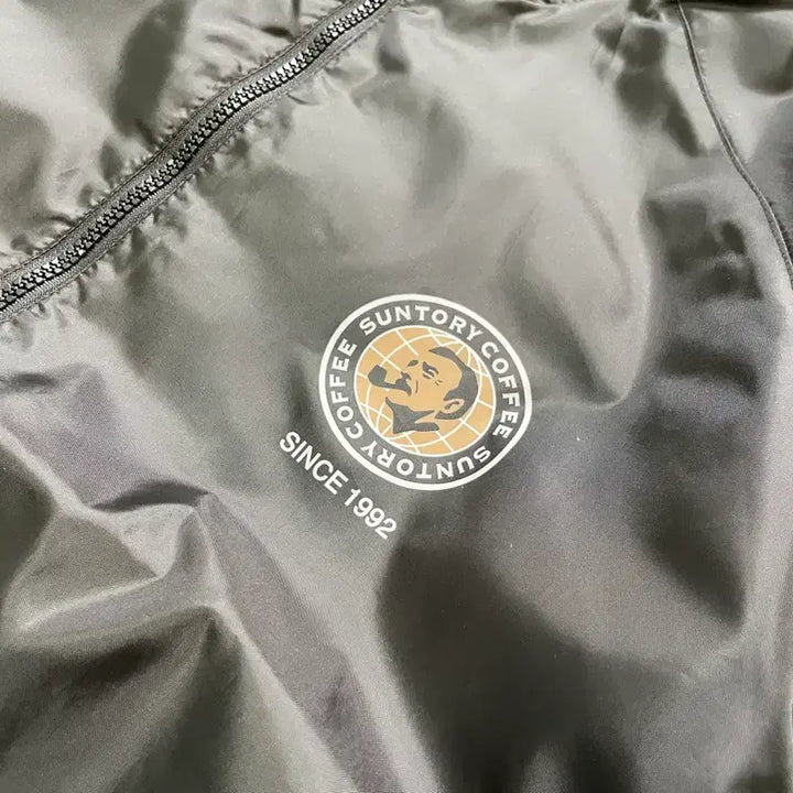 [BUNJANG] Suntory Boss x Descente Nylon Windbreaker / 산토리보스 x 데상트 나일론 바람막이