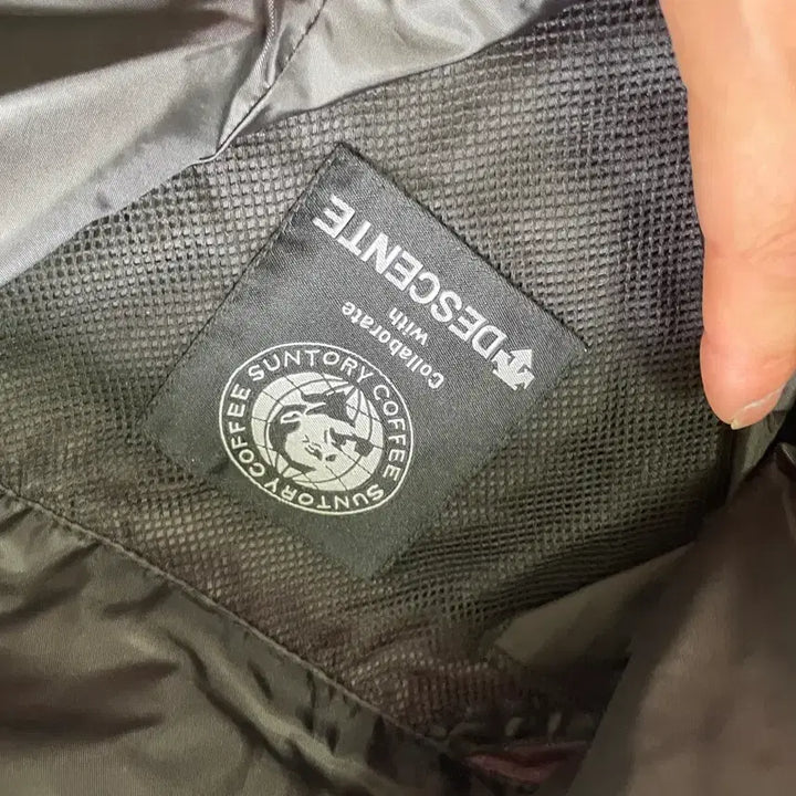 [BUNJANG] Suntory Boss x Descente Nylon Windbreaker / 산토리보스 x 데상트 나일론 바람막이