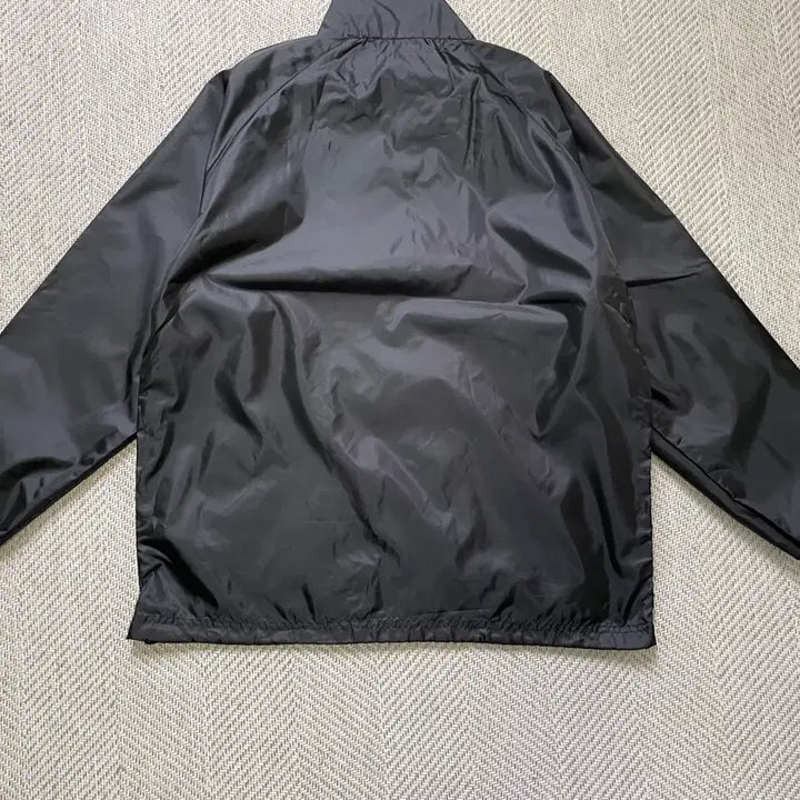 [BUNJANG] Suntory Boss x Descente Nylon Windbreaker / 산토리보스 x 데상트 나일론 바람막이