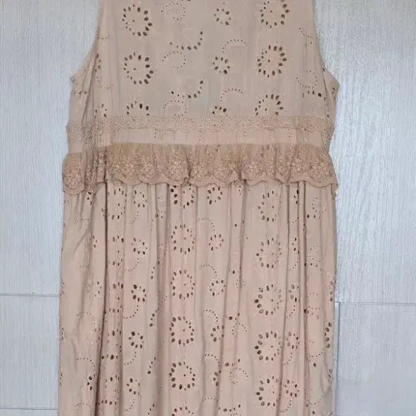 [SOLD OUT] 프리/레이스 펀칭 자수 면 원피스형 가디건
