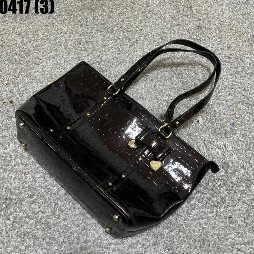 [SOLD OUT] 에나멜 블랙 토트백 하트 장식