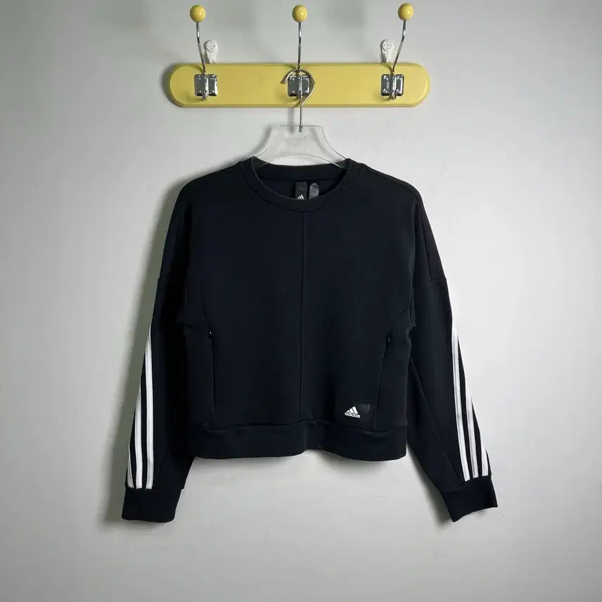 [BUNJANG] Adidas Black Crop Sweatshirt / 아디다스 삼선 블랙 크롭 맨투맨 S