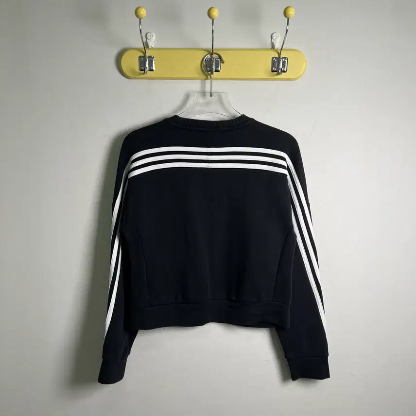 [BUNJANG] Adidas Black Crop Sweatshirt / 아디다스 삼선 블랙 크롭 맨투맨 S