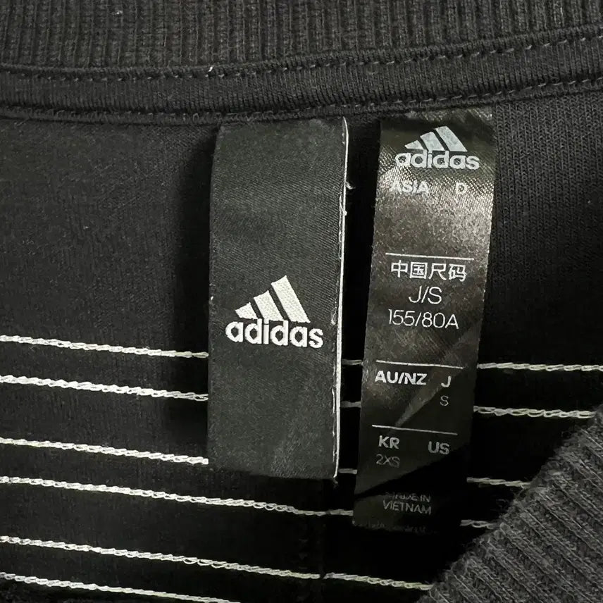 [BUNJANG] Adidas Black Crop Sweatshirt / 아디다스 삼선 블랙 크롭 맨투맨 S