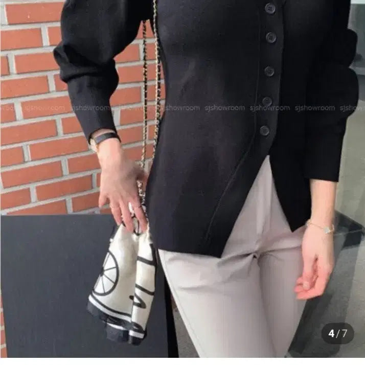 [BUNJANG] Tmim &amp; A V-Neck Cardigan / 트임앤아가디건