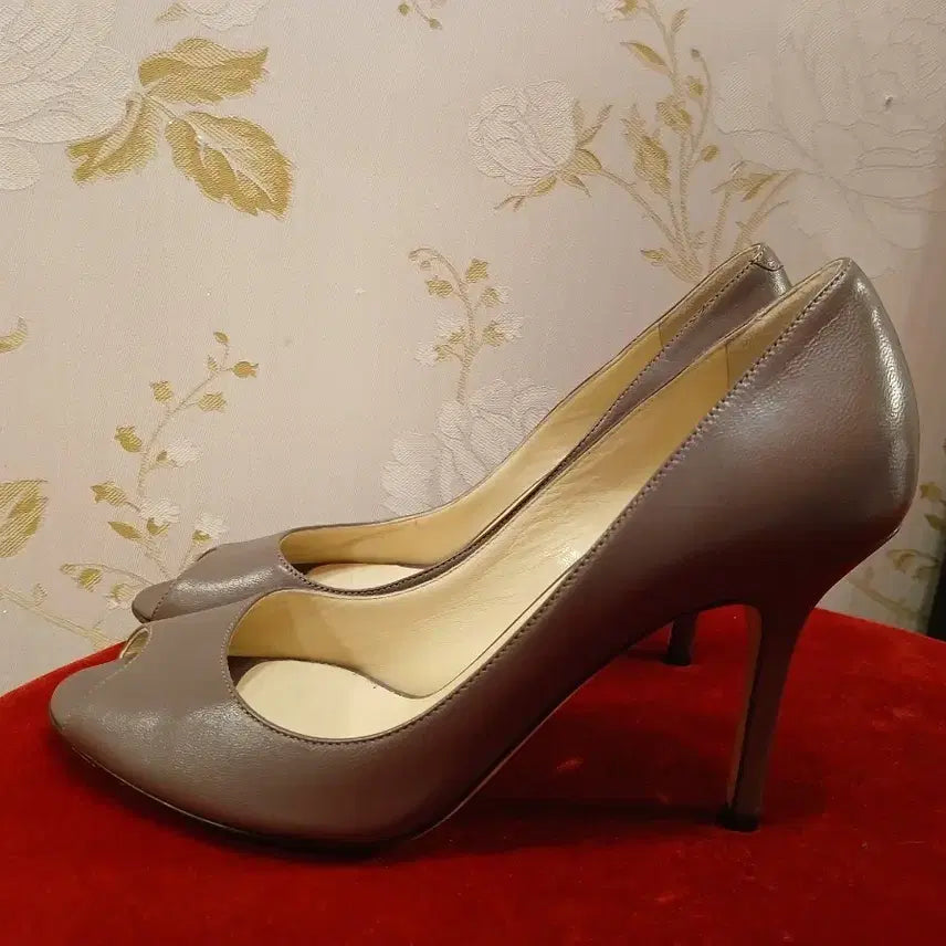[BUNJANG] Jimmy Choo Evelyn Open-Toe Pumps Gray Brown Heels / 236. 지미추 에블린 오픈토 펌프스 힐 그레이 브라운 240사이즈