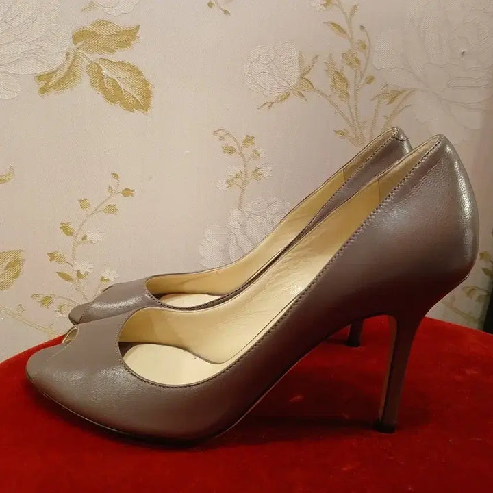 [BUNJANG] Jimmy Choo Evelyn Open-Toe Pumps Gray Brown Heels / 236. 지미추 에블린 오픈토 펌프스 힐 그레이 브라운 240사이즈
