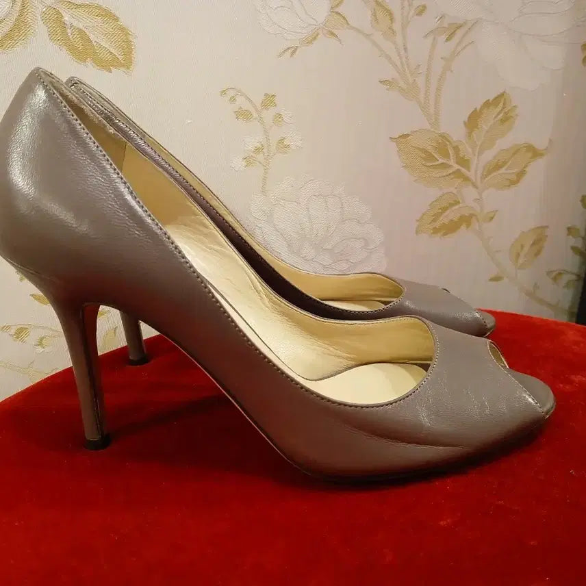 [BUNJANG] Jimmy Choo Evelyn Open-Toe Pumps Gray Brown Heels / 236. 지미추 에블린 오픈토 펌프스 힐 그레이 브라운 240사이즈