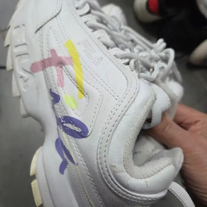 [BUNJANG] Fila White Sneakers (Size 240) / 휠라 Fila 흰색 운동화240