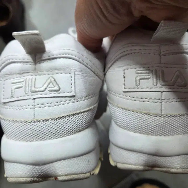 [BUNJANG] Fila White Sneakers (Size 240) / 휠라 Fila 흰색 운동화240