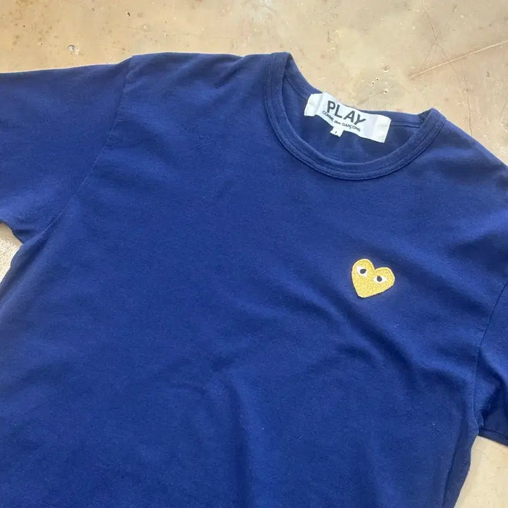 [BUNJANG] Comme des Garcons Heart Patch Navy T-shirt / L 꼼데가르송 하트와펜 네이비 반팔티셔츠