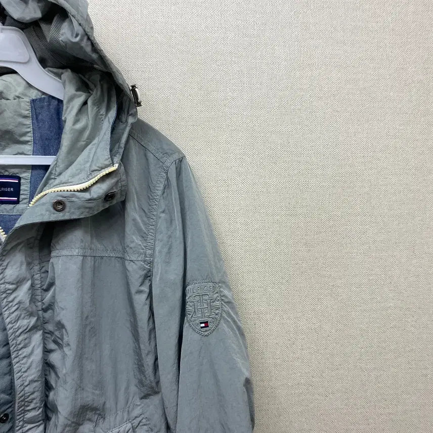 [BUNJANG] Tommy Hilfiger Nylon Windbreaker Jacket / 타미힐피거 나일론 바람막이 95