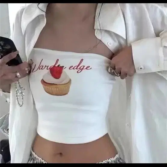 [BUNJANG] Strawberry Cupcake Tank Top / 딸기 컵케익 머핀 민소매 나시 탱크 탑