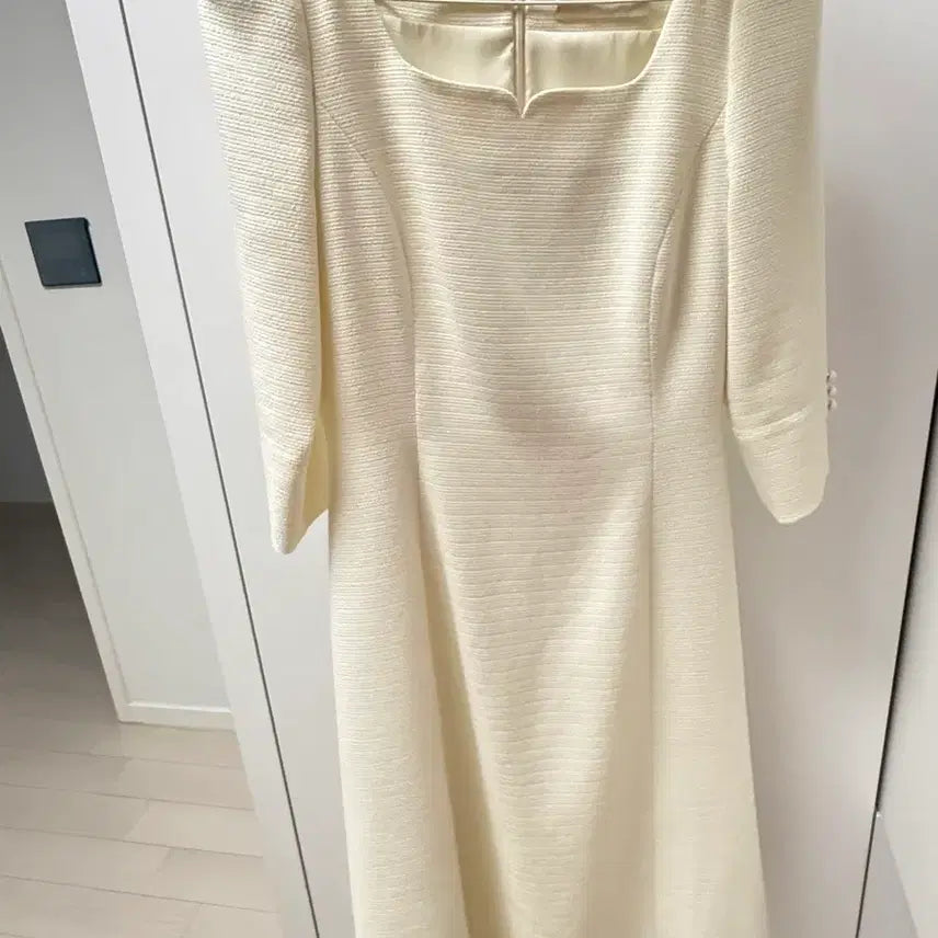 [BUNJANG] Flowoom Cocktail Heart Neck Dress - Ivory (Size M) / Flowoom Cocktail Heart Neck Dress 아이보리m