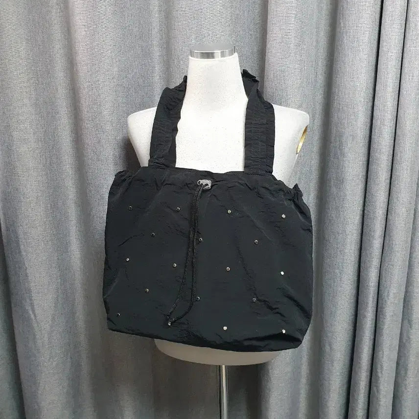 [BUNJANG] Nylon Black Shoulder Bag / 찡디테일 나일론 블랙 숄더백