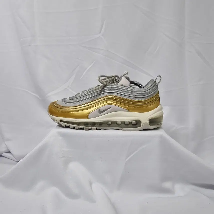 [BUNJANG] Nike Air Max 97 Metallic Silver Gold Sneakers / 빈티지하서 245 나이키 에어맥스 97 메탈릭 실버 골드 스니커즈